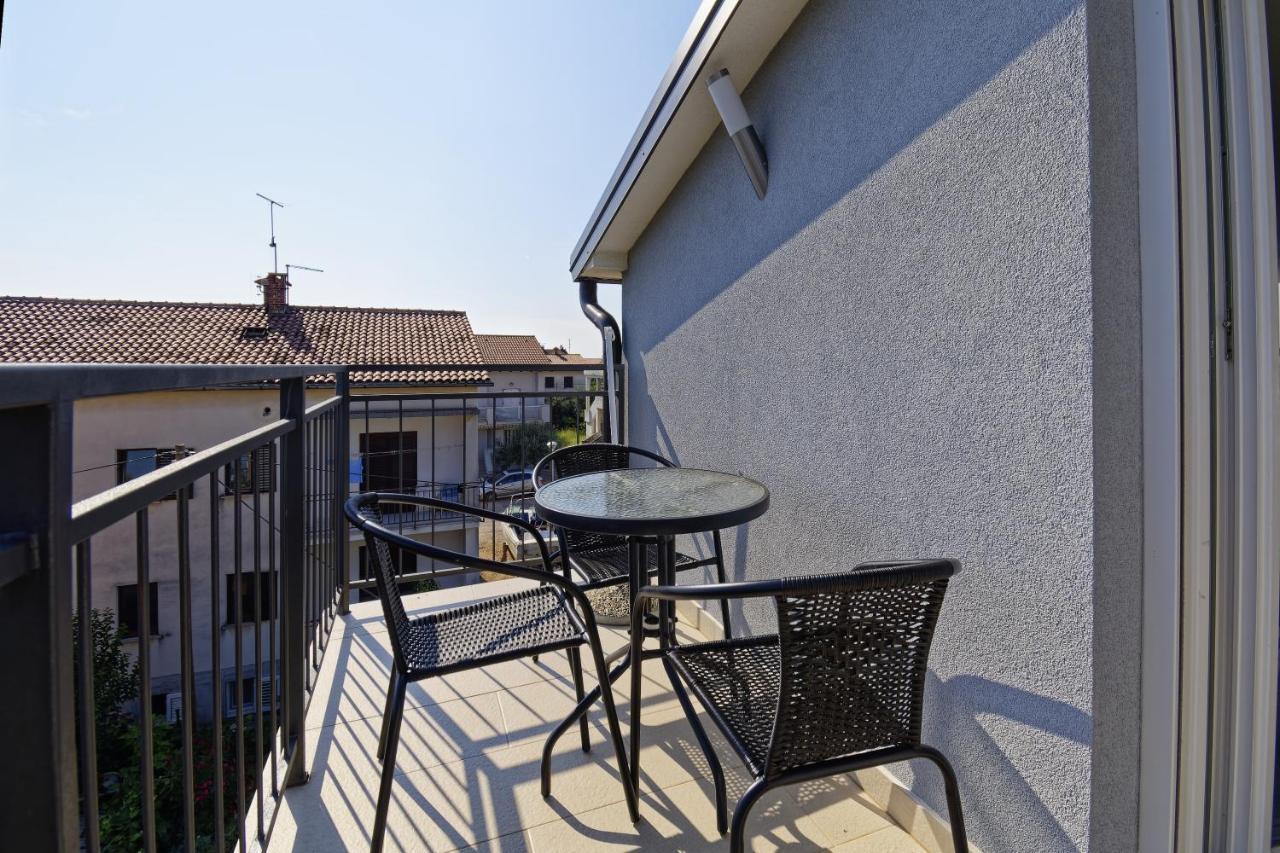 Apartments Goran By Rent Istria Умаг Экстерьер фото