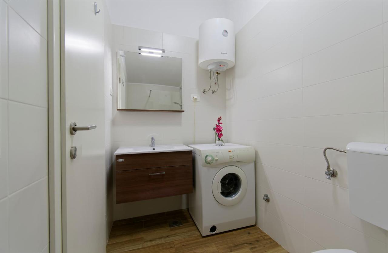 Apartments Goran By Rent Istria Умаг Экстерьер фото