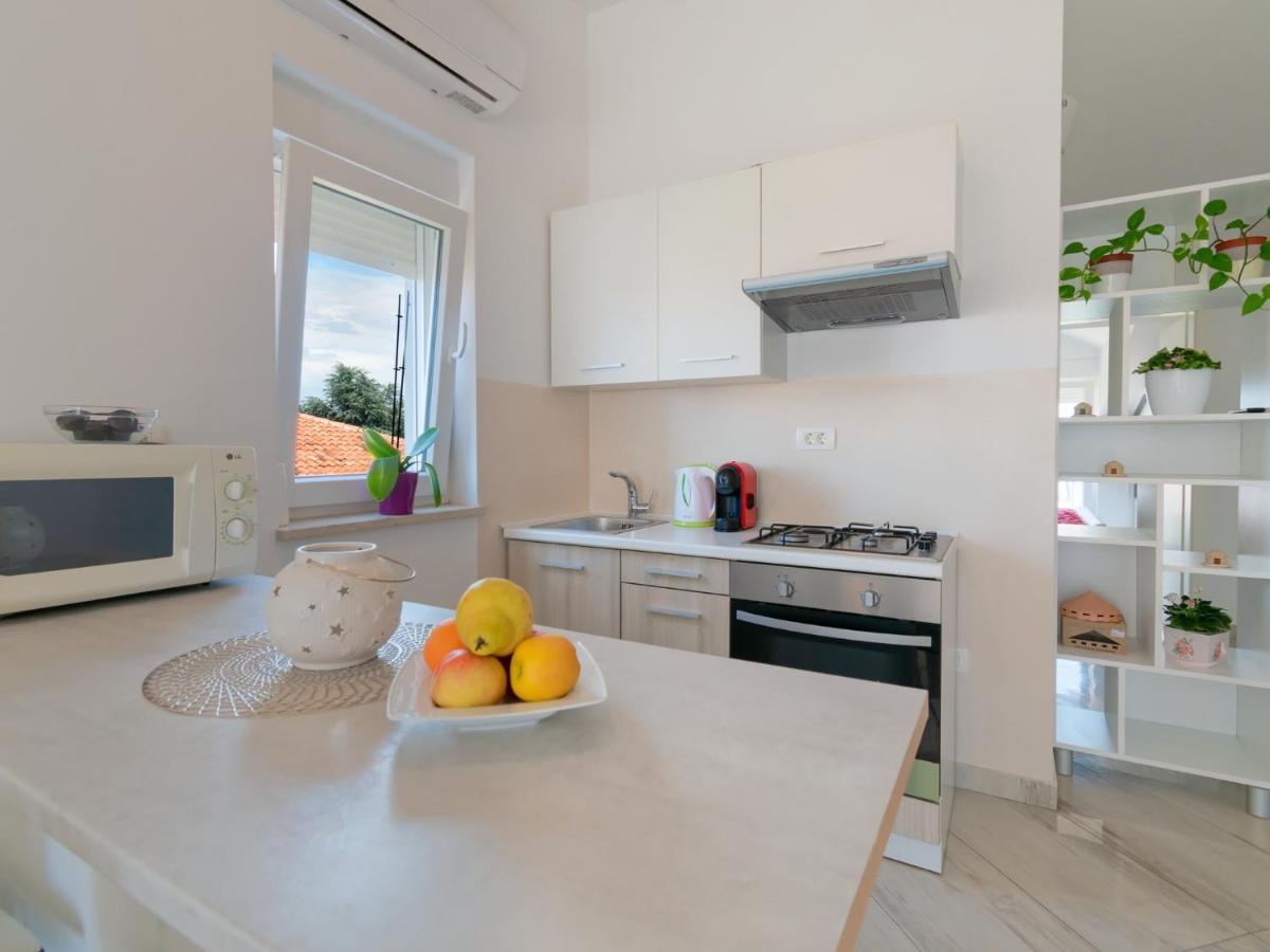 Apartments Goran By Rent Istria Умаг Экстерьер фото